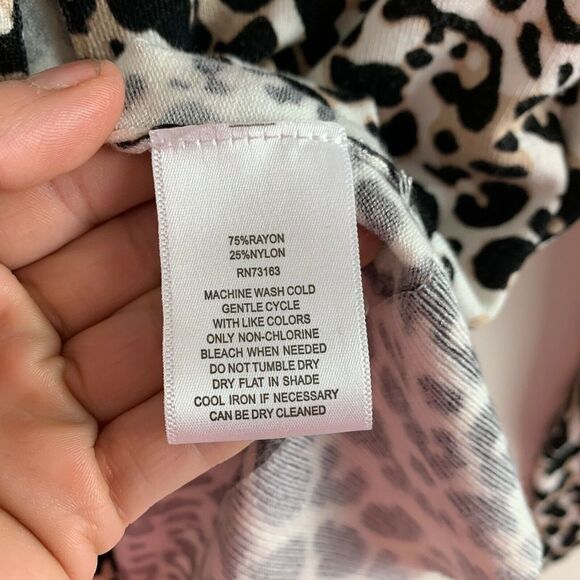 Cable And Gauge Leopard Print Cardigan Size small - Picture 6 of 9